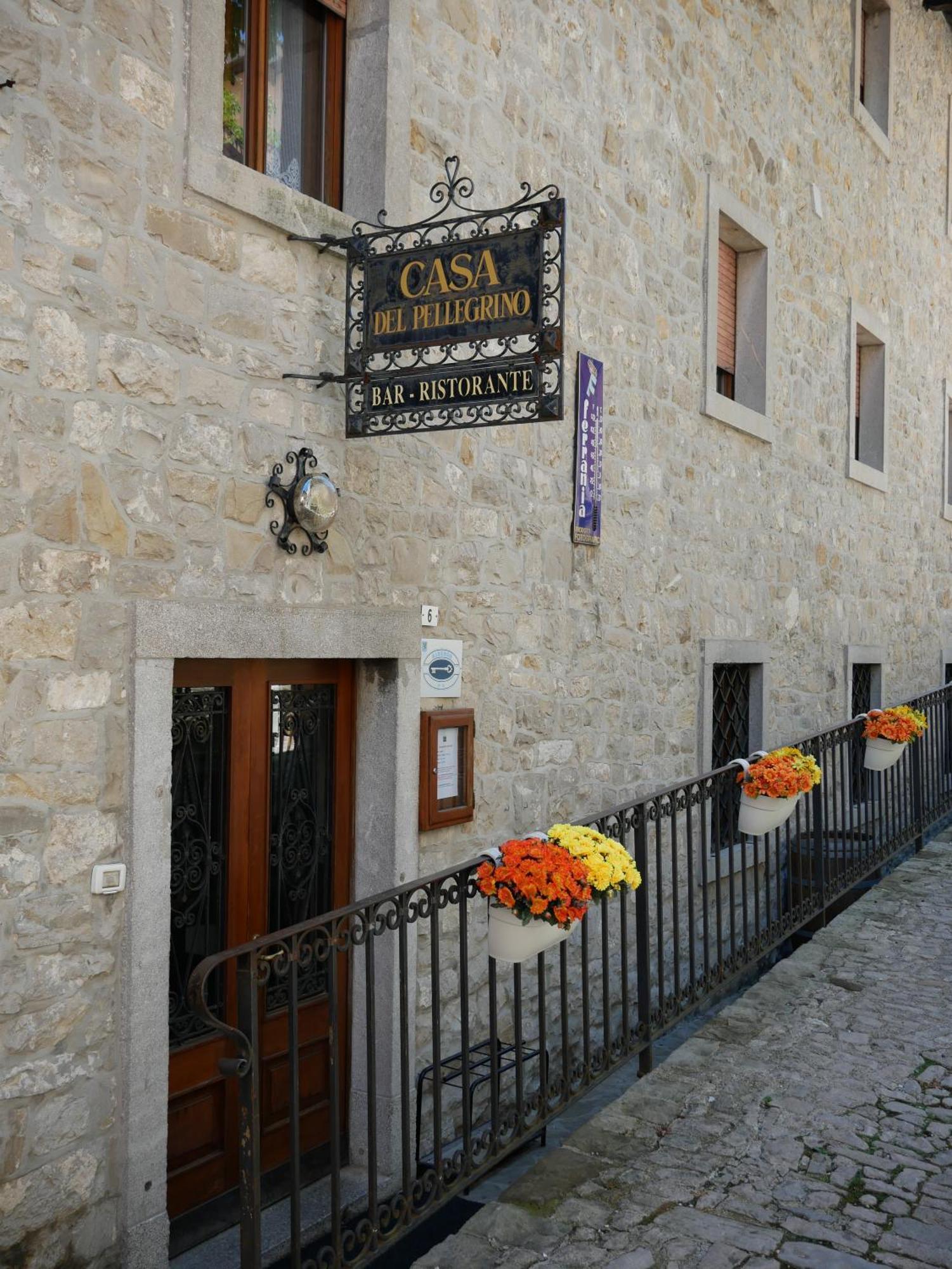 Hotel Casa Del Pellegrino - Castelmonte Exterior foto